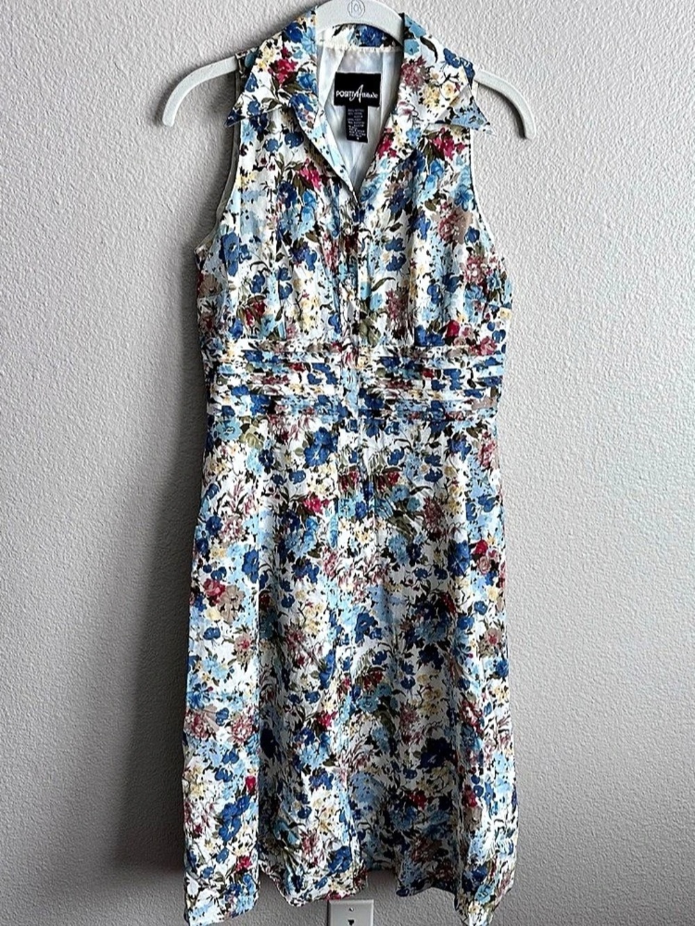 Positive Attitude Floral Midi Dress in Blue & White Size 6 Like New
